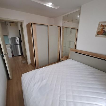 Condo In Bangkok With Swimming Pool Near Malls And Train Eksteriør bilde