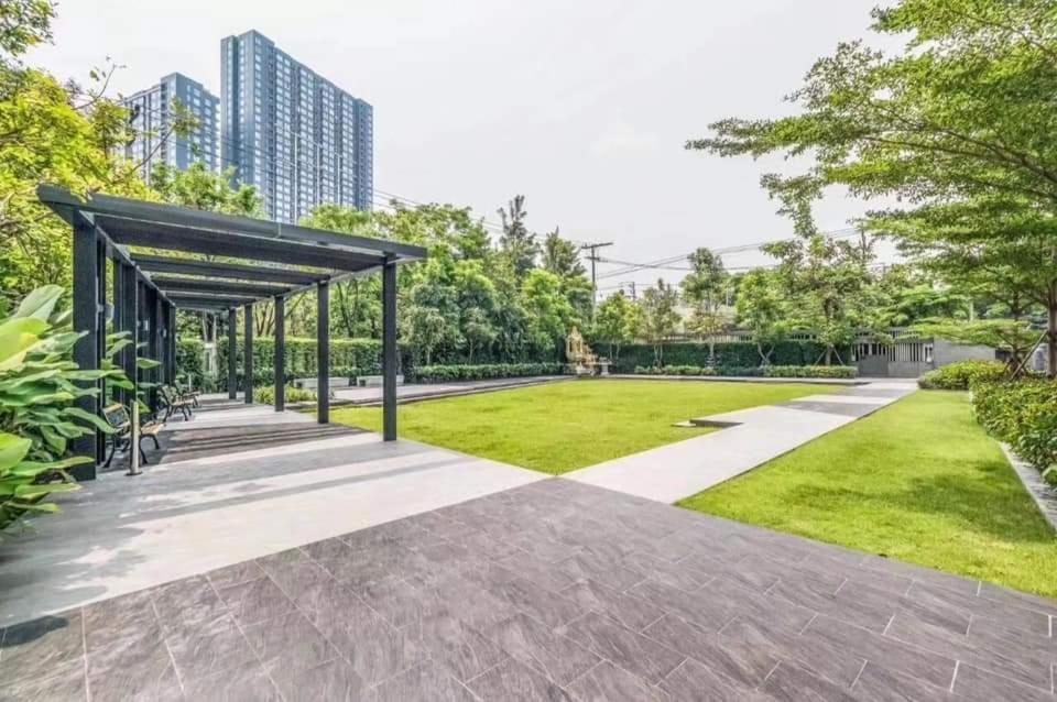 Condo In Bangkok With Swimming Pool Near Malls And Train Eksteriør bilde