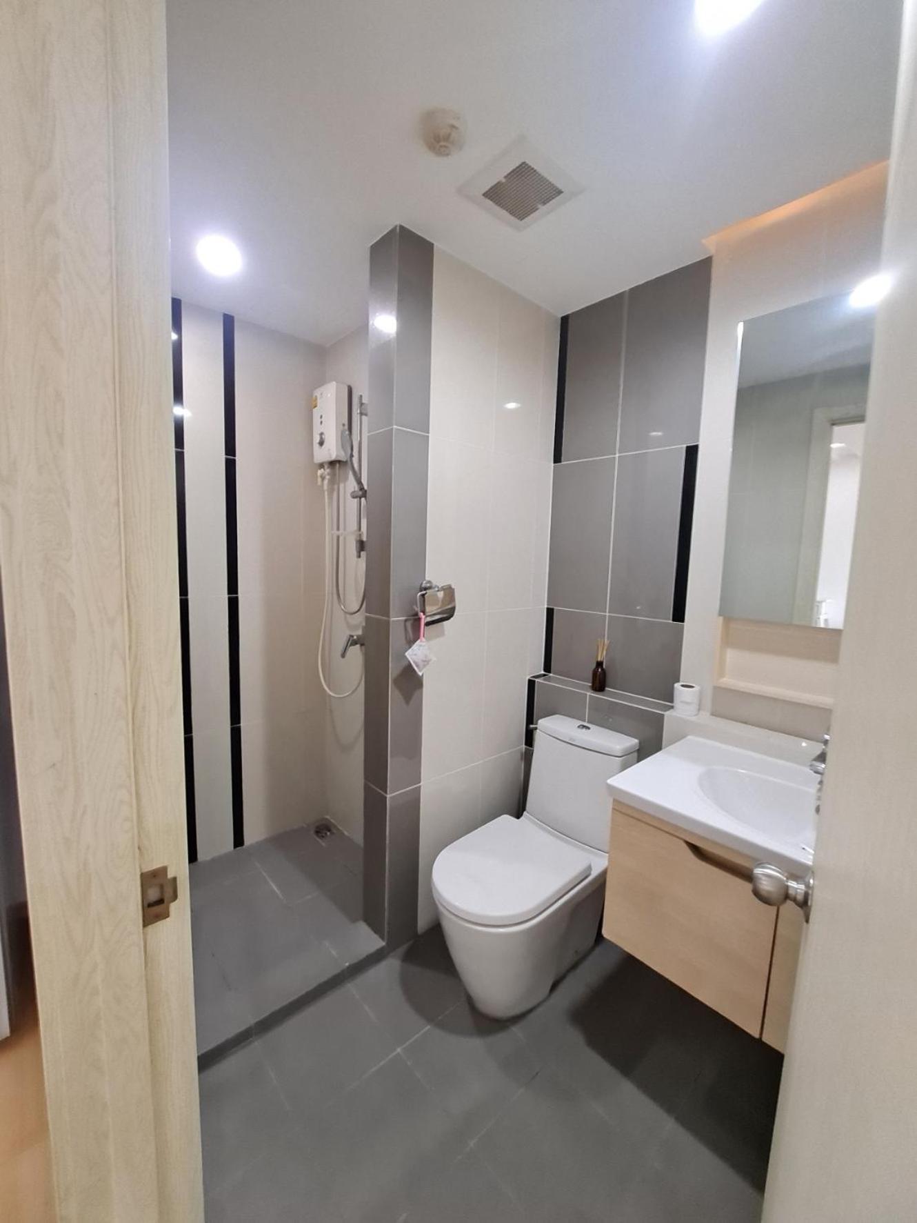 Condo In Bangkok With Swimming Pool Near Malls And Train Eksteriør bilde